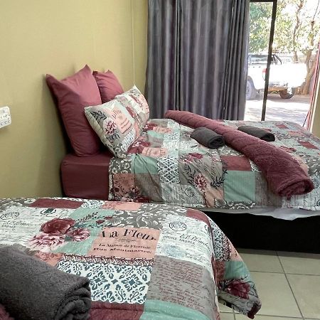 4 On Sirius Hotell Polokwane Exteriör bild