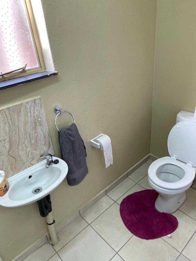 4 On Sirius Hotell Polokwane Exteriör bild