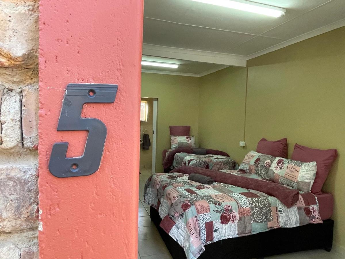 4 On Sirius Hotell Polokwane Exteriör bild