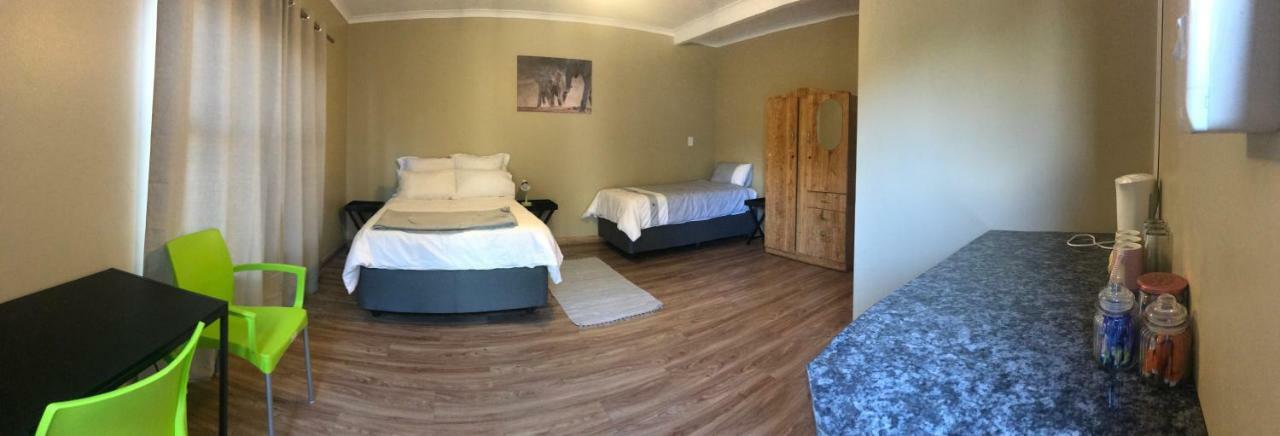 4 On Sirius Hotell Polokwane Exteriör bild