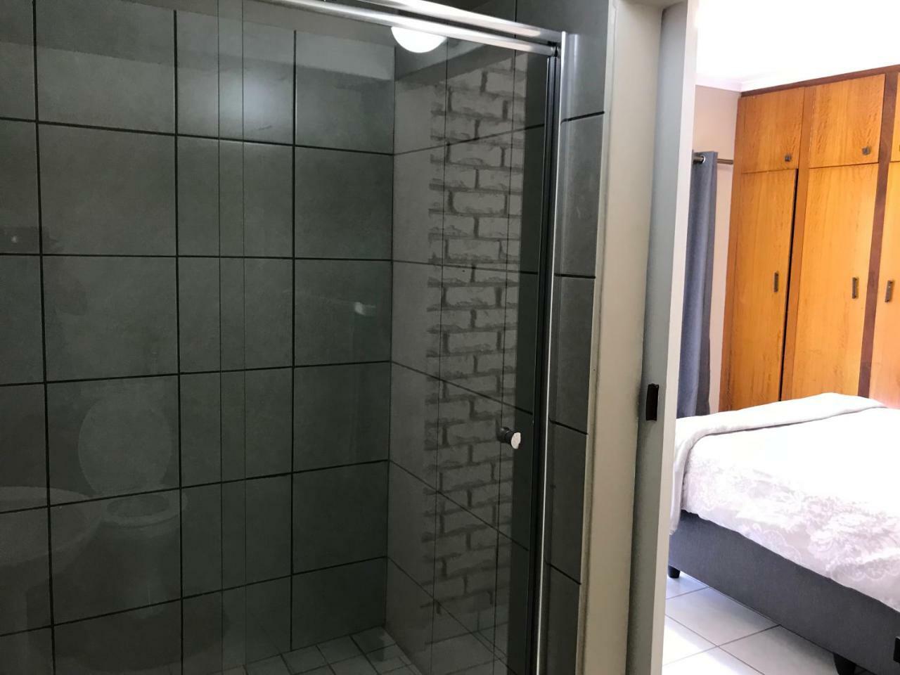 4 On Sirius Hotell Polokwane Exteriör bild