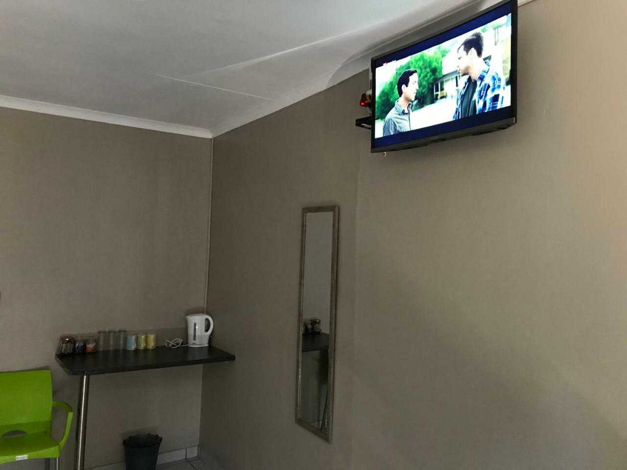 4 On Sirius Hotell Polokwane Exteriör bild