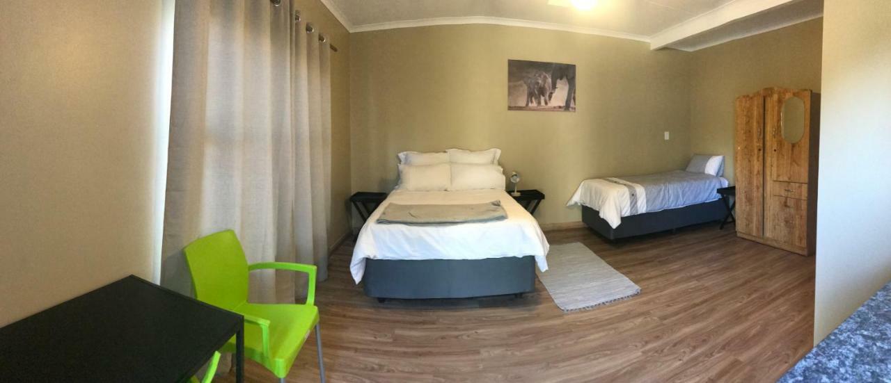 4 On Sirius Hotell Polokwane Exteriör bild